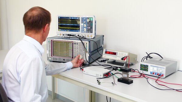 Own precision, measuring and examination stations